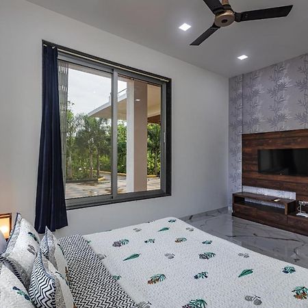 Saffronstays Odyssey, Karjat - 10 Acres Pet-Friendly Estate With Swimming Pool Chinchavli Ngoại thất bức ảnh