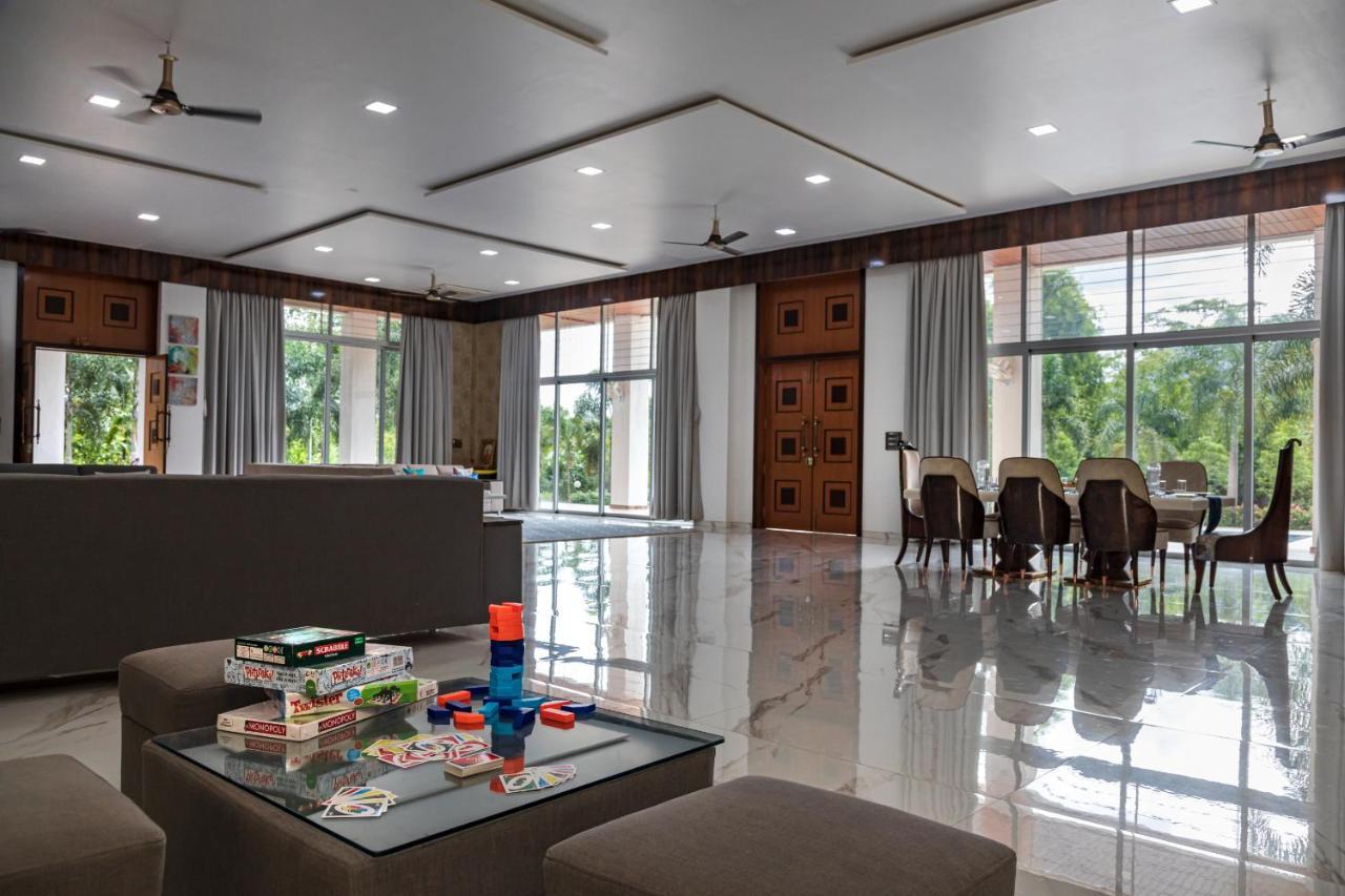 Saffronstays Odyssey, Karjat - 10 Acres Pet-Friendly Estate With Swimming Pool Chinchavli Ngoại thất bức ảnh