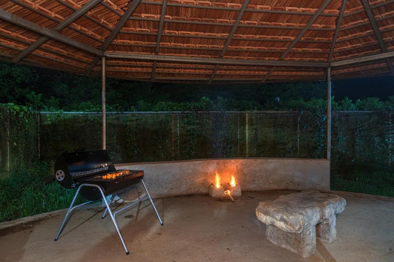 Saffronstays Odyssey, Karjat - 10 Acres Pet-Friendly Estate With Swimming Pool Chinchavli Ngoại thất bức ảnh